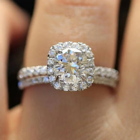 Hot Sale Simple Elegant Engagement Ring